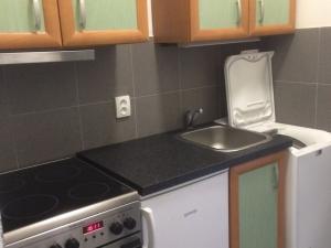 Pronájem bytu 1+kk, Praha, Freyova, 28 m2