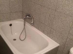 Pronájem bytu 1+kk, Praha, Freyova, 28 m2