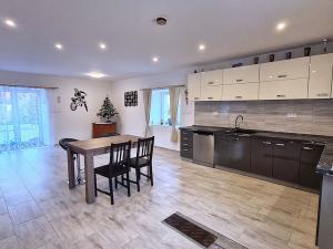 Prodej rodinného domu, Strážov, 220 m2
