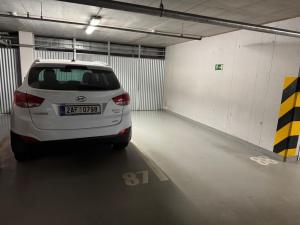 Prodej garážového stání, Praha - Stodůlky, Suchý vršek