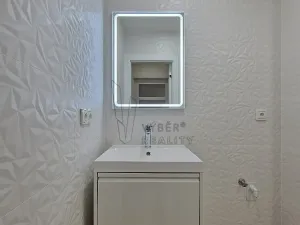 Prodej bytu 1+kk, Praha - Háje, Hlavatého, 29 m2