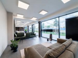 Pronájem obchodního prostoru, Praha - Holešovice, Argentinská, 151 m2