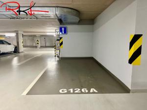 Pronájem bytu 2+kk, Praha, U Pergamenky, 60 m2
