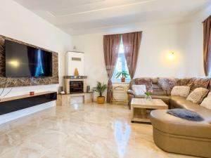 Prodej rodinného domu, Slatina nad Úpou, 270 m2