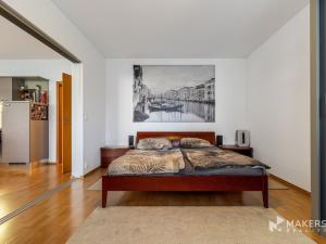 Pronájem bytu 2+kk, Praha - Podolí, Jeremenkova, 63 m2