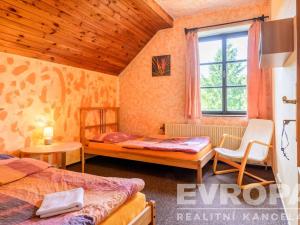 Prodej obchodního prostoru, Poniklá, 1054 m2