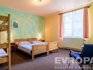 Prodej obchodního prostoru, Poniklá, 1054 m2