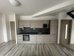 Pronájem bytu 2+kk, Praha - Vinohrady, Rumunská, 62 m2