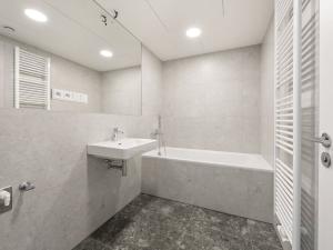Prodej bytu 3+kk, Praha, Československého exilu, 84 m2