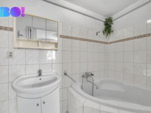 Prodej rodinného domu, Dolní Zálezly, Dlážděná, 180 m2