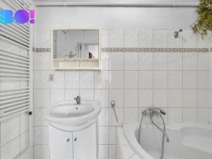 Prodej rodinného domu, Dolní Zálezly, Dlážděná, 180 m2