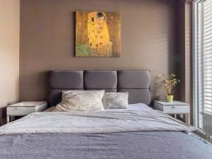 Pronájem bytu 2+kk, Praha - Holešovice, U Pergamenky, 60 m2