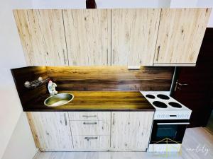 Prodej bytu 2+kk, Dubí, Koněvova, 38 m2