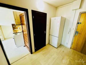 Prodej bytu 2+kk, Dubí, Koněvova, 38 m2