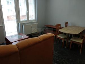 Pronájem bytu 2+kk, Karlovy Vary - Stará Role, Nejdlova, 45 m2