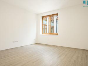 Pronájem bytu 2+kk, Třebíč, Karlovo nám., 50 m2