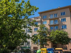 Pronájem bytu 2+1, Praha, Hollarovo náměstí, 77 m2