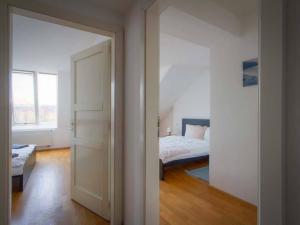Pronájem bytu 3+kk, Praha - Holešovice, Komunardů, 106 m2