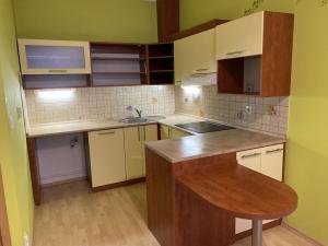 Pronájem bytu 2+kk, Hradec Králové - Třebeš, Svatojánská, 30 m2