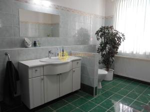 Prodej rodinného domu, Hradec Králové - Pouchov, K Zastávce, 180 m2