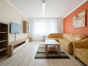 Prodej bytu 2+1, Moravský Krumlov, Sídliště, 51 m2