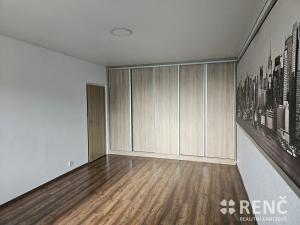 Prodej bytu 3+1, Hodonín, nám. Osvobození, 69 m2