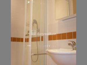 Pronájem bytu 1+kk, Praha - Prosek, Bílinská, 30 m2