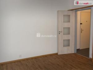 Pronájem bytu 1+kk, Praha - Prosek, Bílinská, 30 m2