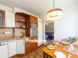 Prodej bytu 3+1, Praha - Kamýk, Zárubova, 84 m2
