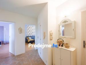 Prodej bytu 3+1, Praha - Kamýk, Zárubova, 84 m2