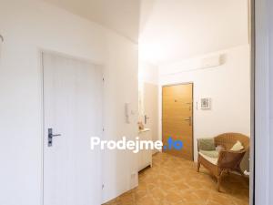 Prodej bytu 3+1, Praha - Kamýk, Zárubova, 84 m2