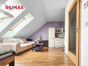 Pronájem bytu 1+kk, Praha - Holešovice, U Uranie, 46 m2