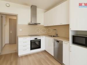Pronájem bytu 3+1, Praha - Uhříněves, Oty Bubeníčka, 68 m2