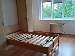 Pronájem bytu 1+kk, Praha - Košíře, Vrchlického, 23 m2