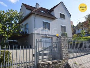 Pronájem atypického bytu, Zlín, Vejvanovská, 93 m2