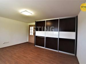 Pronájem atypického bytu, Zlín, Vejvanovská, 93 m2