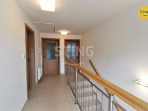 Pronájem atypického bytu, Zlín, Vejvanovská, 93 m2