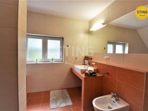 Pronájem atypického bytu, Zlín, Vejvanovská, 93 m2
