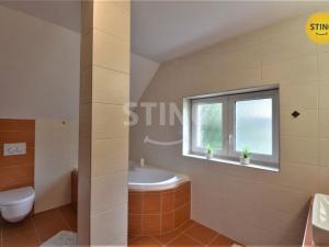 Pronájem atypického bytu, Zlín, Vejvanovská, 93 m2