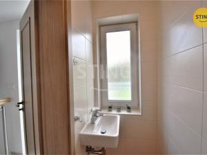 Pronájem atypického bytu, Zlín, Vejvanovská, 93 m2