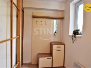 Pronájem atypického bytu, Zlín, Vejvanovská, 93 m2