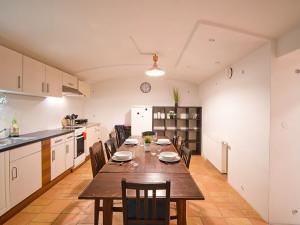 Pronájem bytu 2+1, Praha - Střešovice, Střešovická, 57 m2