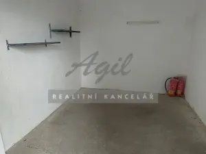 Pronájem skladu, Holubice, 320 m2