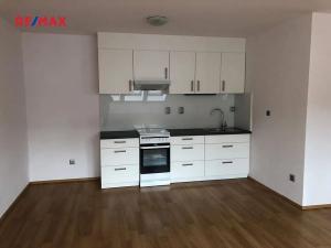 Pronájem bytu 2+kk, Plzeň, Houškova, 46 m2