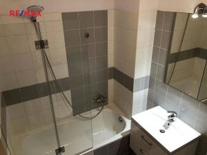 Pronájem bytu 2+kk, Plzeň, Houškova, 46 m2