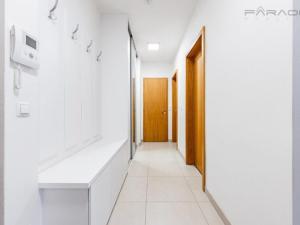 Pronájem bytu 3+kk, Praha - Holešovice, U průhonu, 75 m2
