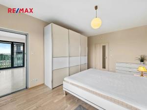 Prodej bytu 2+kk, Praha - Žižkov, Olšanská, 80 m2
