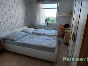 Pronájem bytu 3+kk, Praha - Libeň, Nad Okrouhlíkem, 83 m2