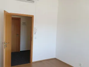 Pronájem kanceláře, Praha - Čakovice, Kostelecká, 21 m2