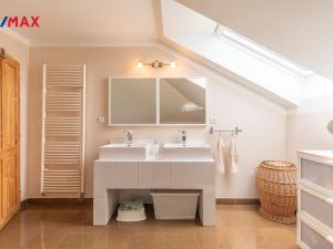 Prodej rodinného domu, Lom, Komenského, 300 m2